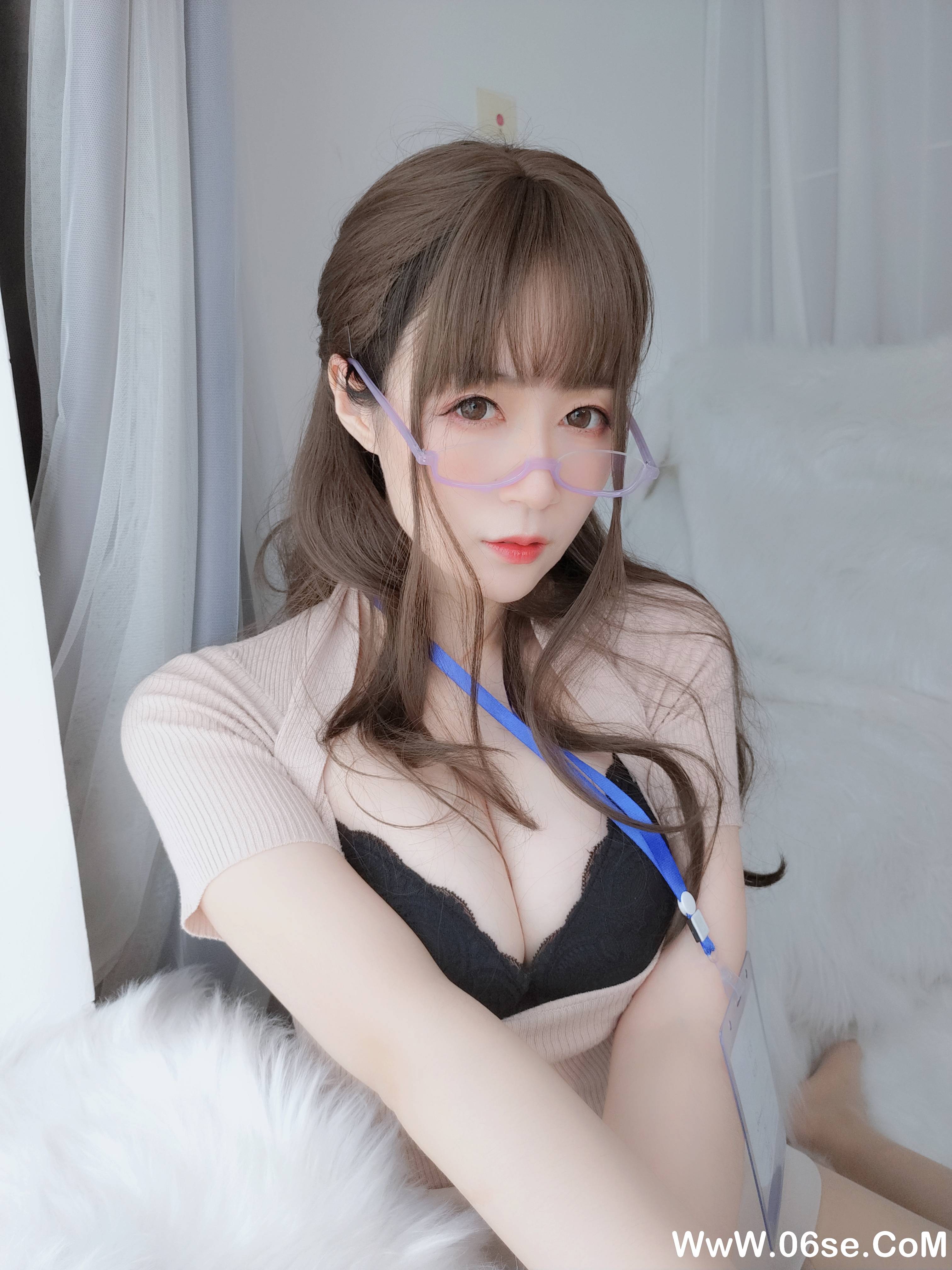 图片[63]-Coser小姐姐白银 NO.060 – 私人医生[159P+6V1.03G]-六色网