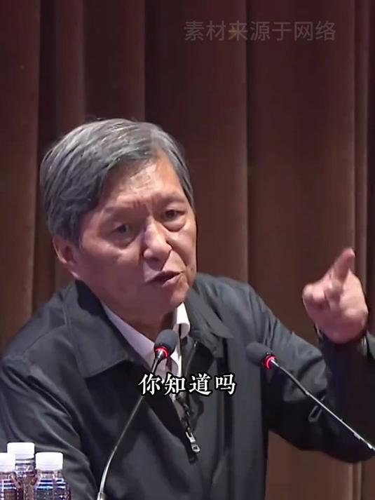 那个因为手捧奶茶，而走红的京东老板娘！