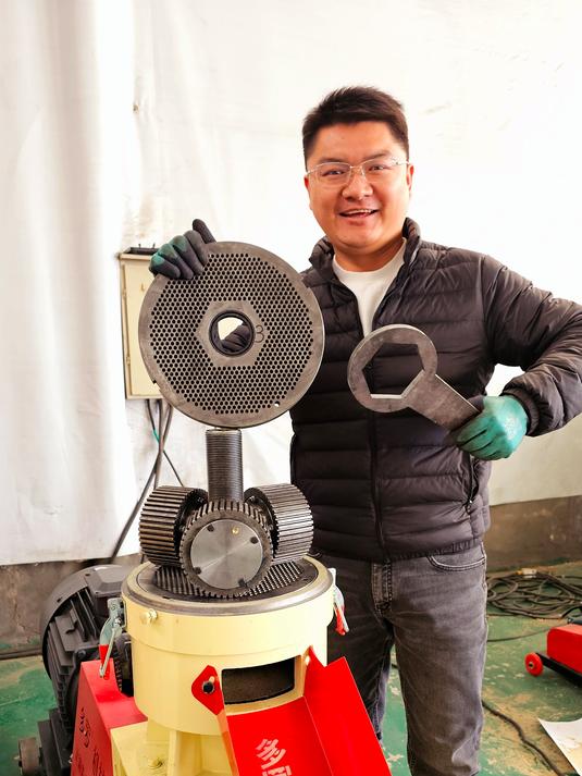 饲料颗粒机:3毫米磨盘如何安装,鸡鸭鹅颗粒效果如何?