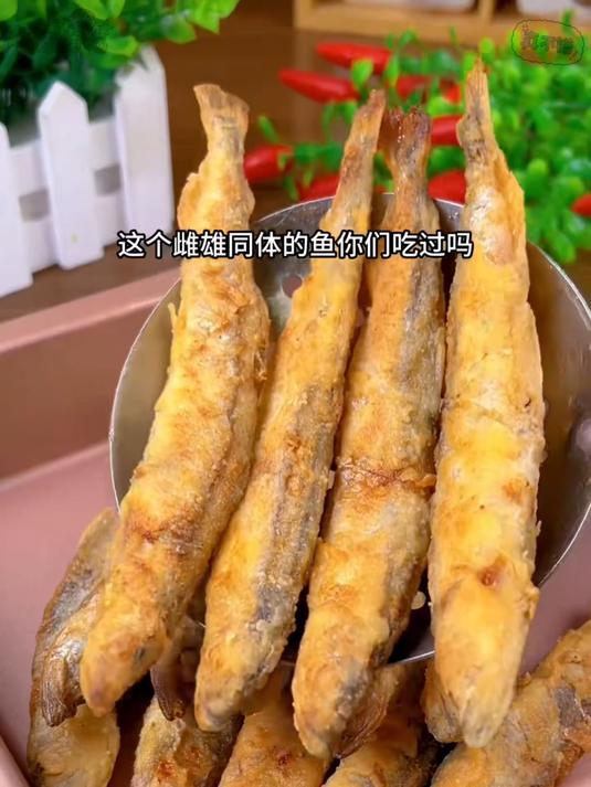 这个季节的多春鱼只只带籽营养丰富特别适合老人小孩