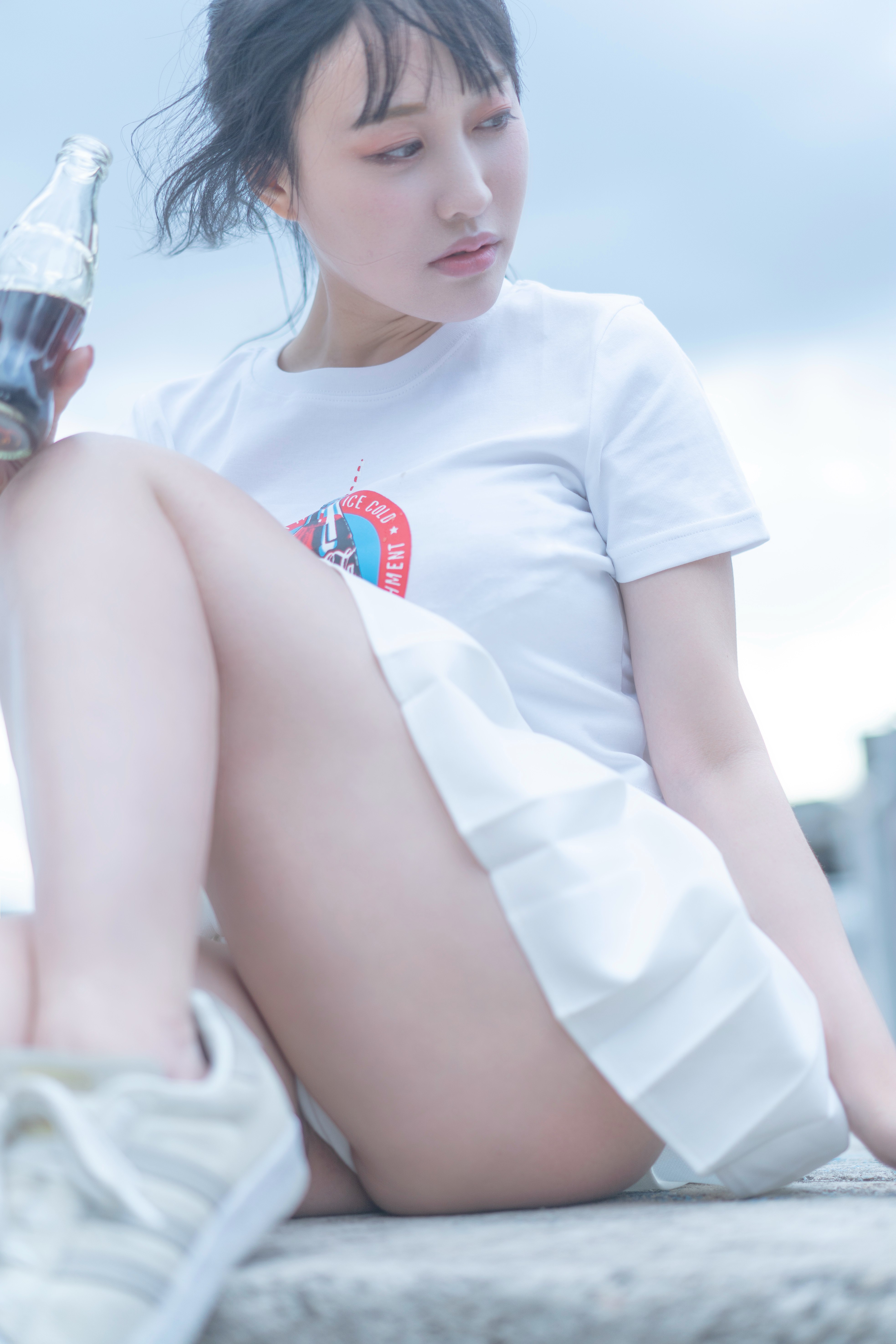小何同学 – 053 尾巴可乐JK [18P33M]-六色网
