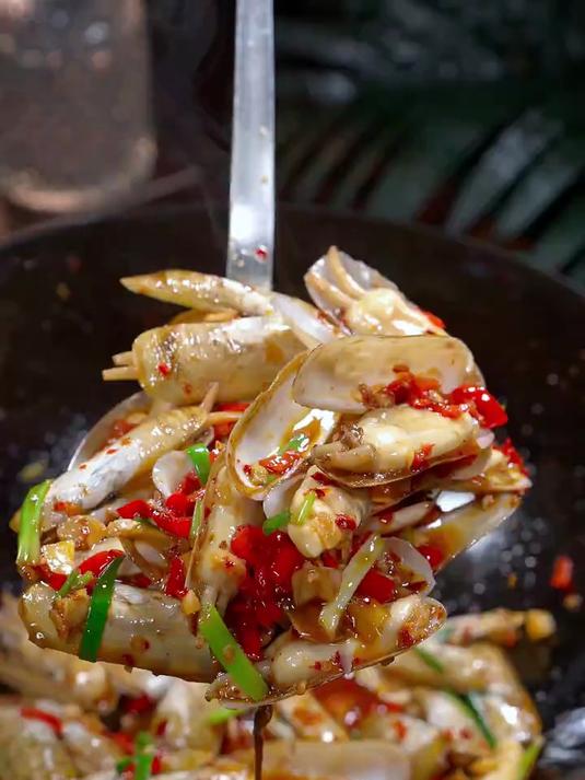 大热天吃饭没胃口就做个香辣蛏子