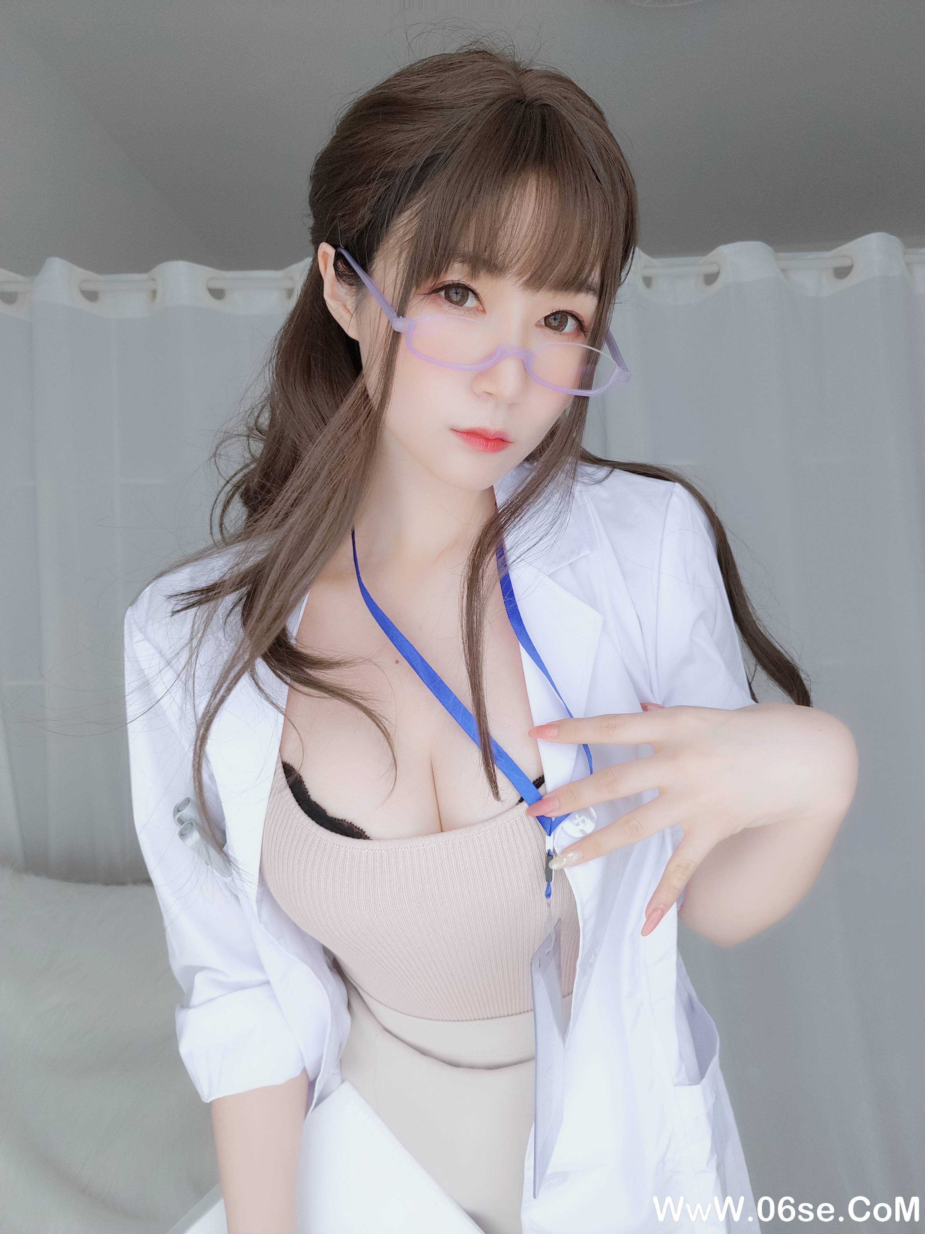 图片[36]-Coser小姐姐白银 NO.060 – 私人医生[159P+6V1.03G]-六色网