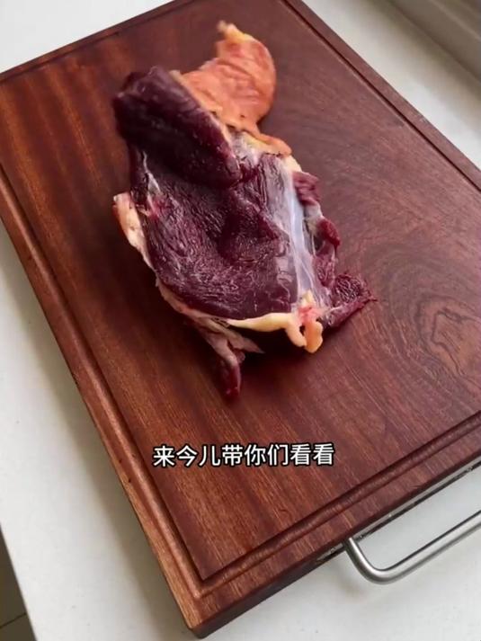 内蒙人在家制作家庭版香菇牛肉酱嗷嗷香