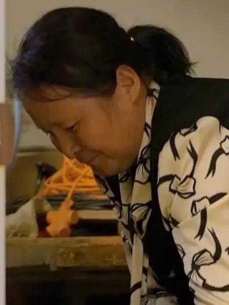 “妈妈牌”酸菜羊肉,羊肉咕嘟咕嘟,暖心又暖胃