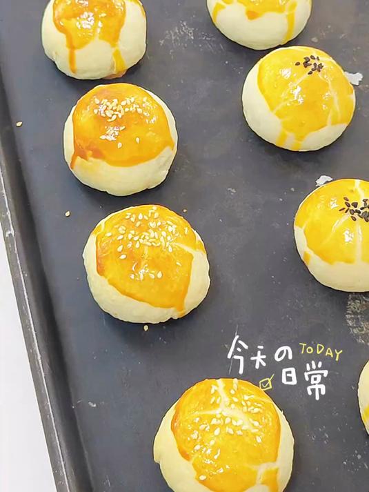 学员作品,经典的蛋黄酥来喽,层层起酥~