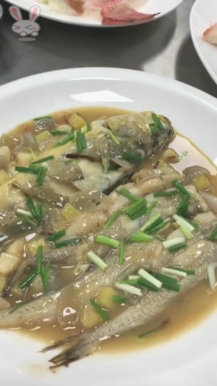 最近迷上烧海鲜,家烧 拼豆腐鱼