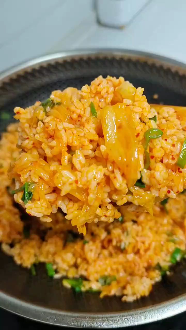 辣白菜炒饭做法