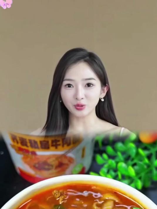 荞麦面条筋道弹牙,私房牛肉软烂入味,这碗面好吃到停不下来