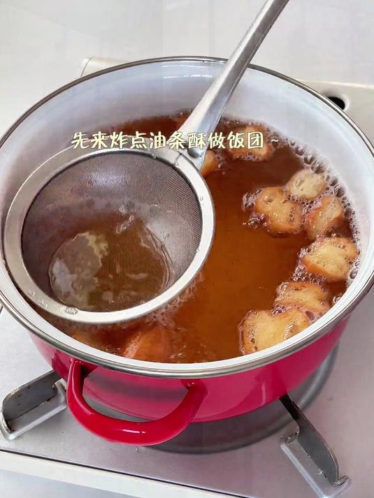2022的第一天 给小马做了热量早餐。注定不是平凡的一年~