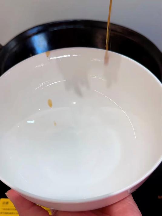 干豆角炖鸡块!泡发豆角裹满鸡香,肉嫩菜鲜