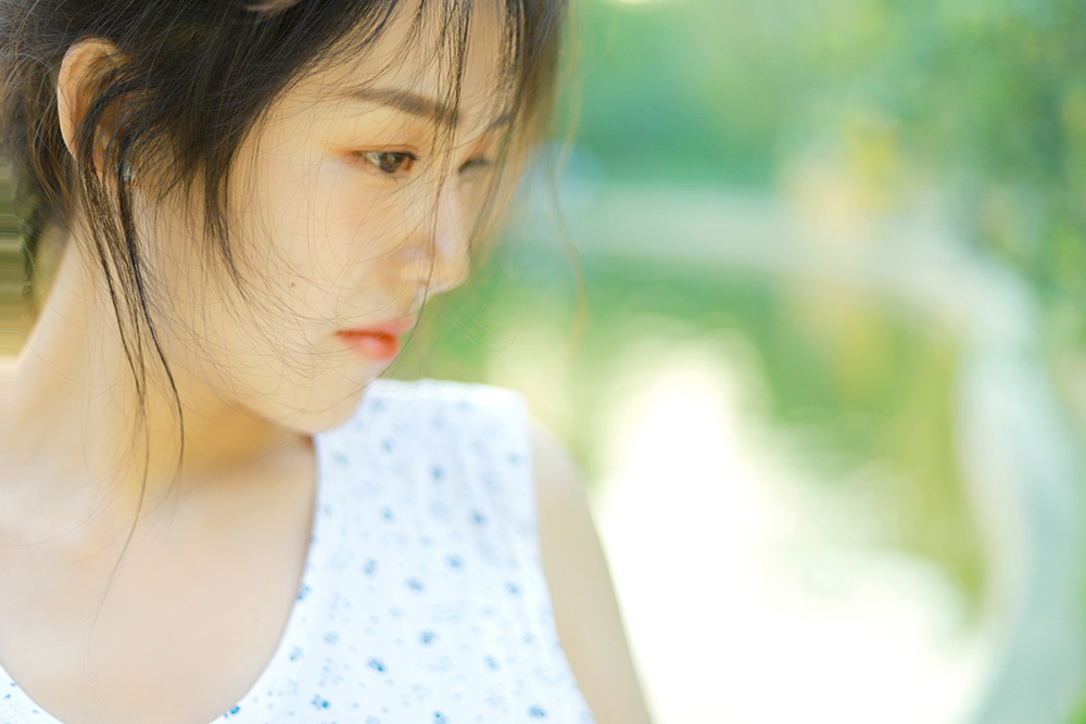 图片[3]-吹泡泡的女孩-六色网
