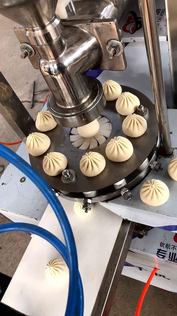 给你们看下这款新型包子机只有它才能做出如此美食,同时节约4-6个人工