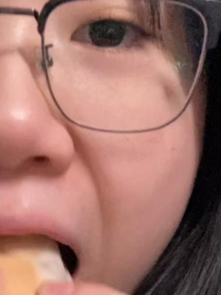 摆烂暴食女大学生|狂吃零食糕点面包～吃～