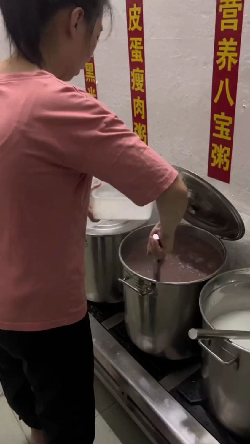 90后销售美女壁纸摆摊卖早餐粥，成功没有什么快车道，需要坚持和努力