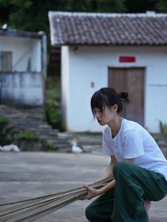 传统竹编手艺-鸡罩笼,快去学起来吧,养鸡必备