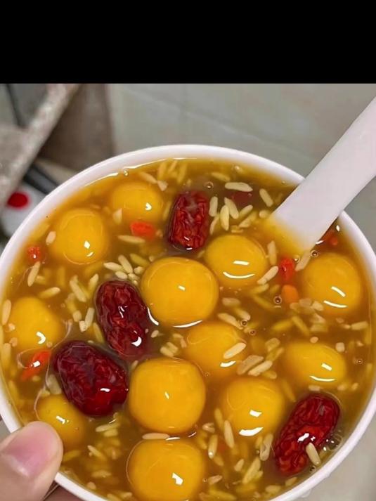 汤羹粥品全，月子吃得好，身体恢复早