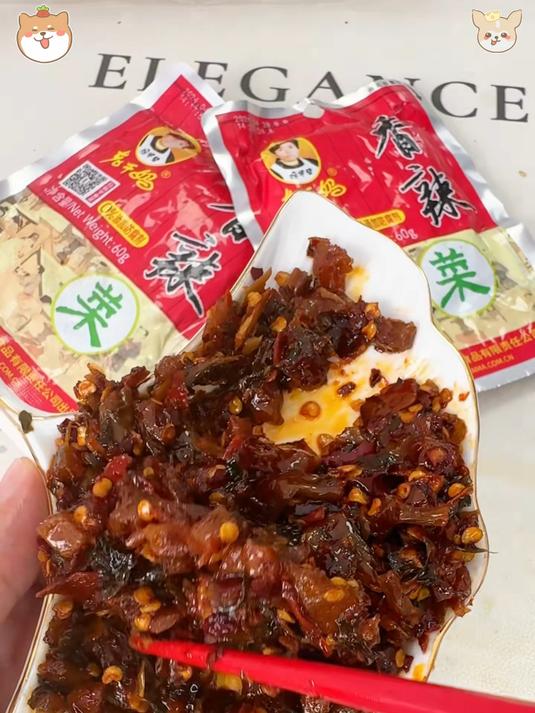老干妈香辣菜下饭菜拌面拌饭都非常合适我们全家人都爱吃！