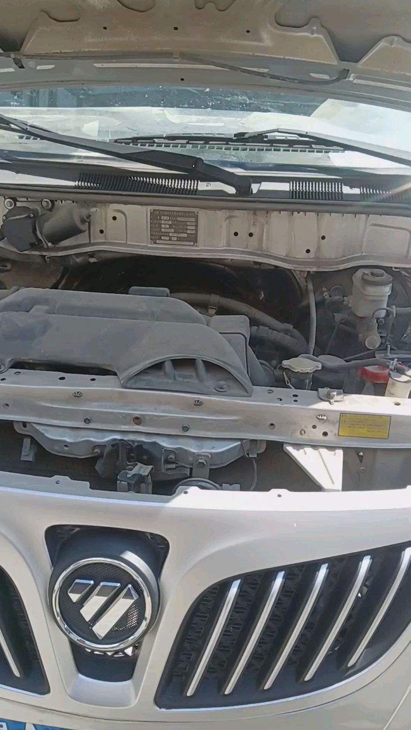 蒙派克更换盖茨蓄电池!