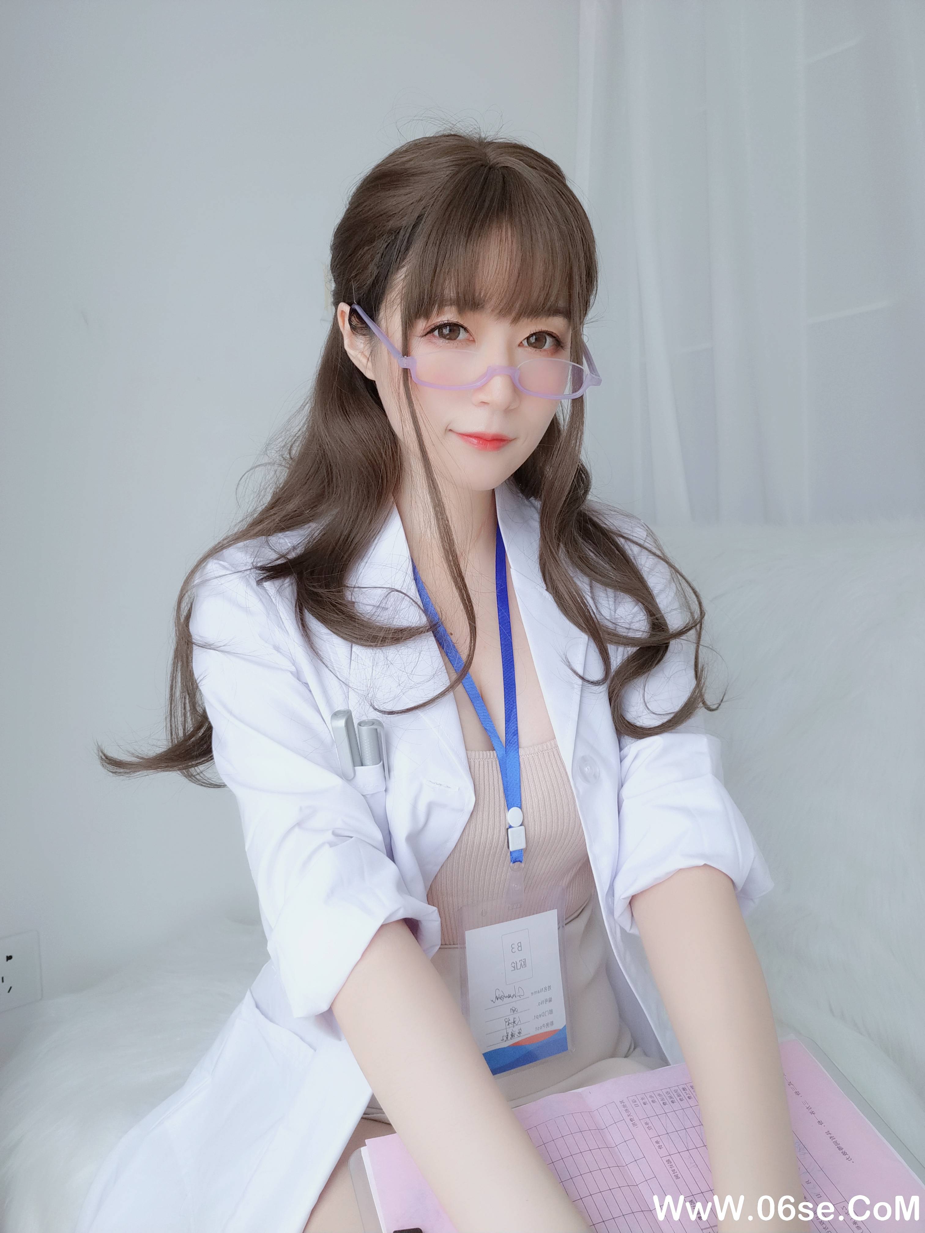 图片[73]-Coser小姐姐白银 NO.060 – 私人医生[159P+6V1.03G]-六色网