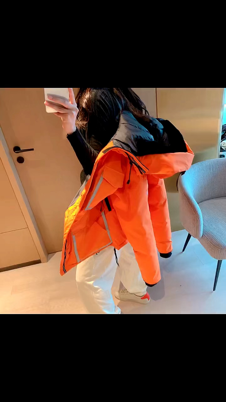 穿上了易烊千玺同款大鹅猫头鹰联名羽绒服@易烊千玺