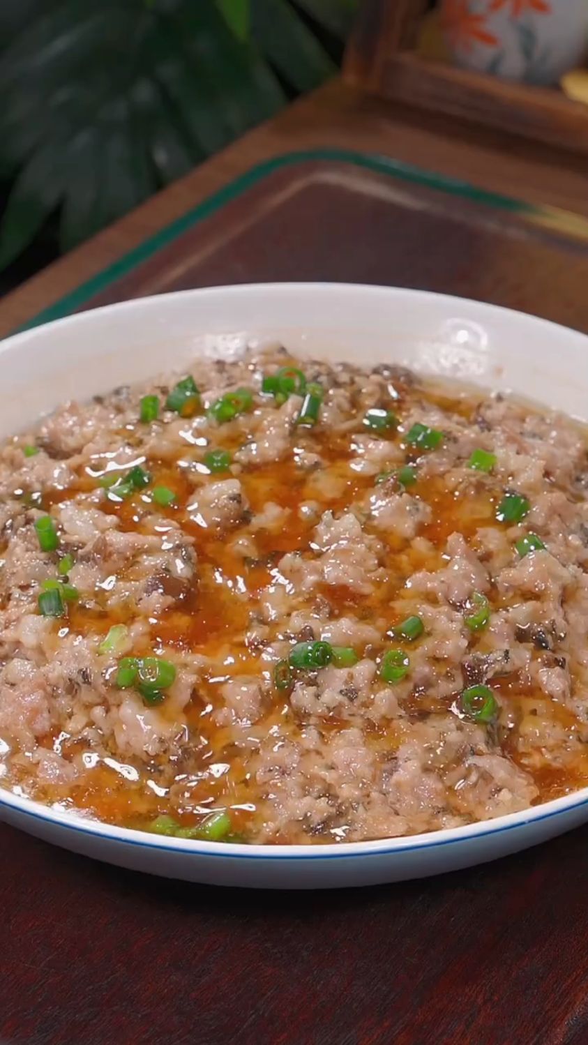 梅菜蒸肉饼这样做