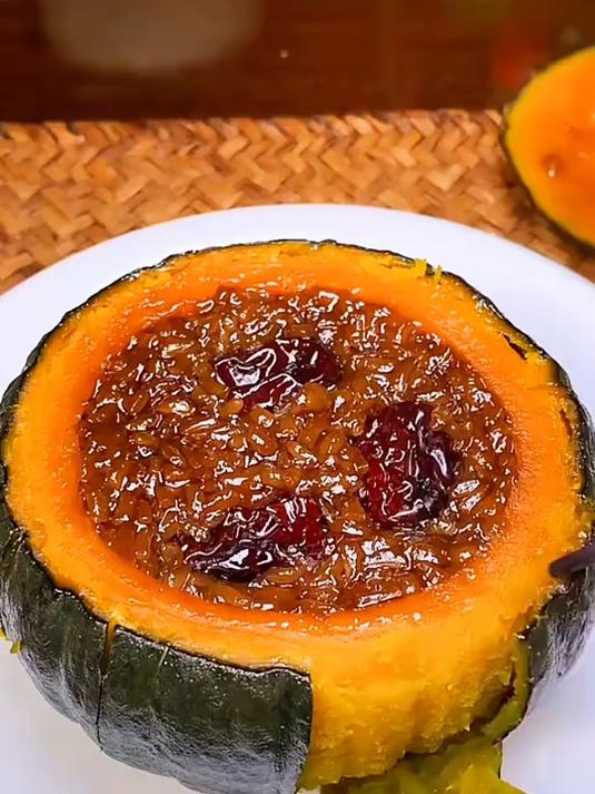 今日分享软糯香甜的《南瓜八宝饭》,很适合女同胞们吃哦!