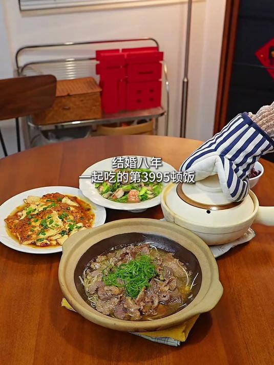 今日菜单:芦笋炒虾仁,江西水蒸蛋,关东煮萝卜,豆芽牛肉煲