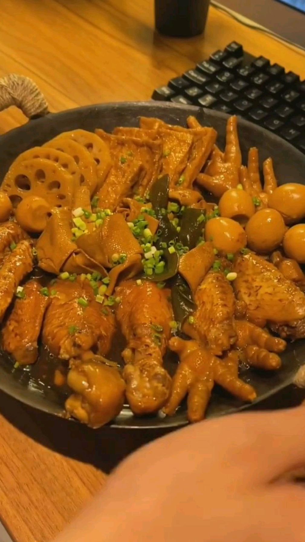家庭版卤肉拼盘,荤素搭配,周末有时间必须要做上一次