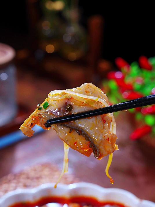 过年啦,做一道这样的水煮鱼片,鱼肉鲜嫩入味,麻辣鲜香太好吃了