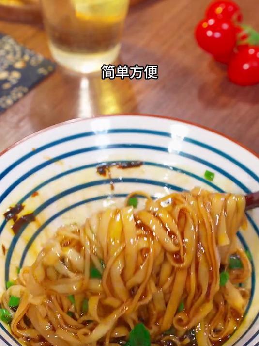 这样做的葱油拌面，简单方便，很好吃