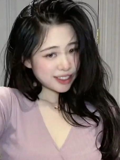 很爱吃香芋巧克力冰淇淋