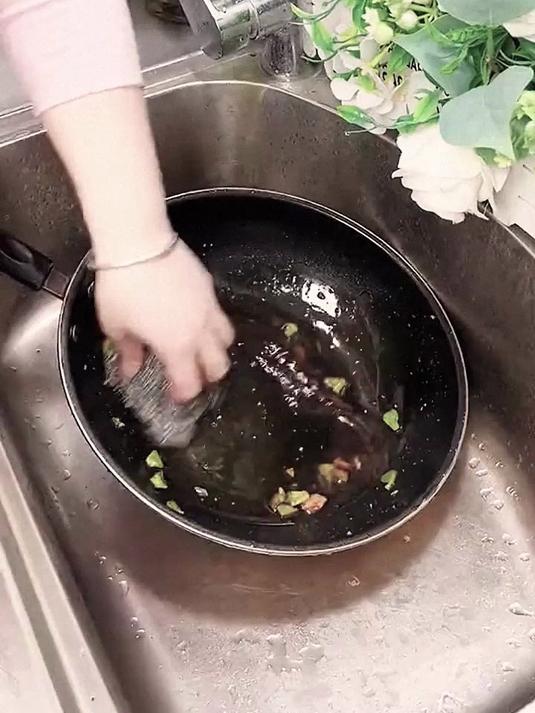家里经常做饭需要刷锅的,一定要试试这个不锈钢锅刷,刷的干净还不伤手#好物推荐#