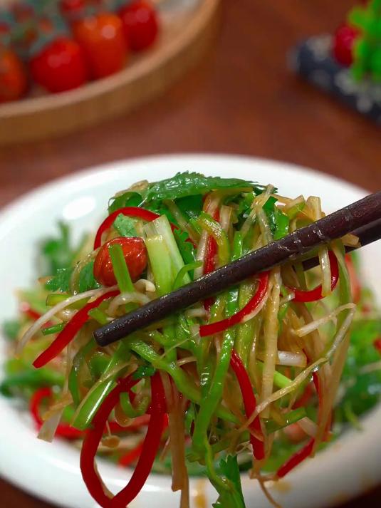 这个老北京爱吃的老虎菜,一定要试试,清脆爽口,好吃又解腻