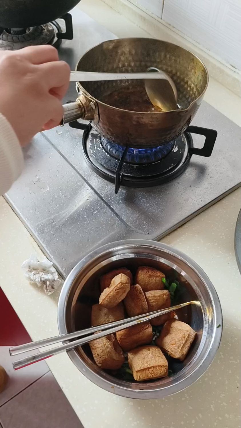 今天做个臭豆腐吃下子,成品还不错～