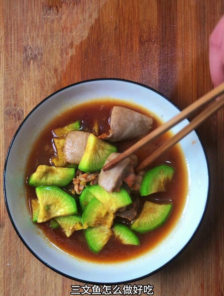 三文鱼怎么做好吃,像我这样炒青萝卜,营养好吃