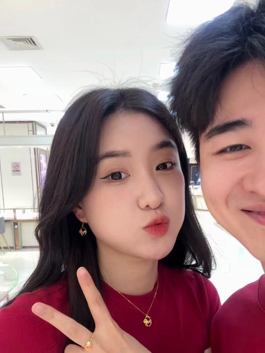 来大兴菜百首饰店选纪念日礼物吧