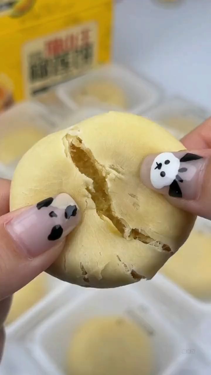 猫山王榴莲饼正品流心榴莲酥正宗休闲早餐网红小吃糕点特产整箱装
