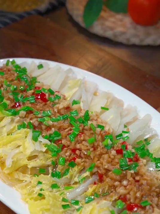 美味好吃的蒜蓉娃娃菜