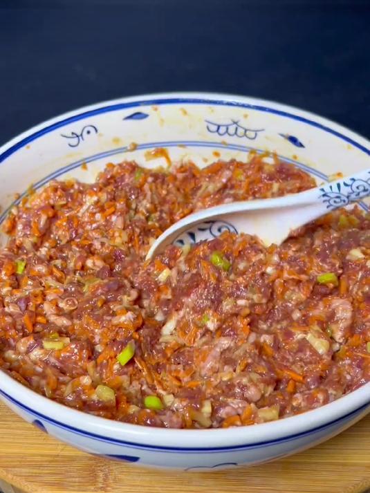 羊肉胡萝卜馅的饺子，鲜嫩不膻香味儿足！ 
