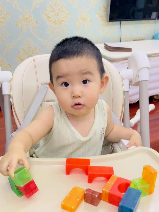 爸爸出差了，小鱼儿说想爸爸了