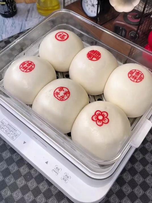 过年蒸馒头贴上这个糯米贴纸,馒头好看又喜庆,寓意也很好