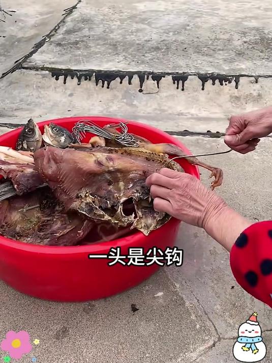 加粗S型挂钩,实心承重设计,晒腊肉、香肠、猪肉、鱼类稳固挂晒