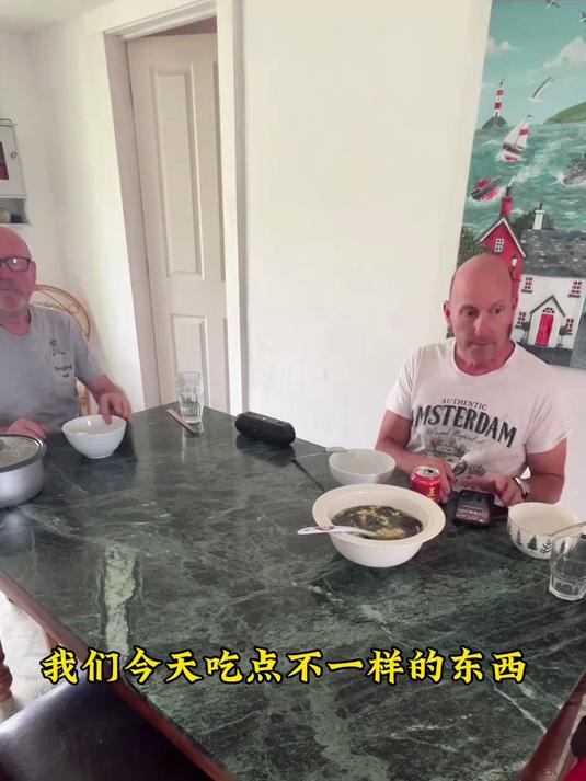 在中国想吃包子只要一出门大街小巷随便都能吃到