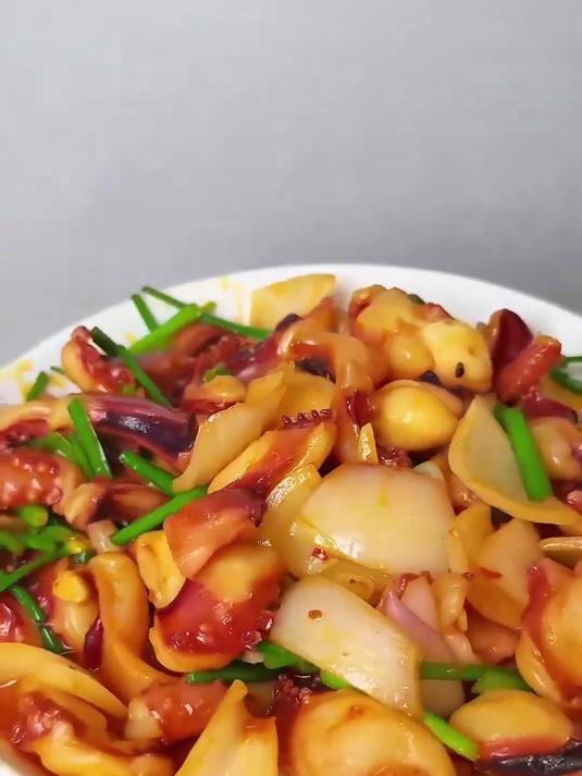下班加餐超香!鱿鱼须爆炒鲜香,冷冻锁鲜不用处理