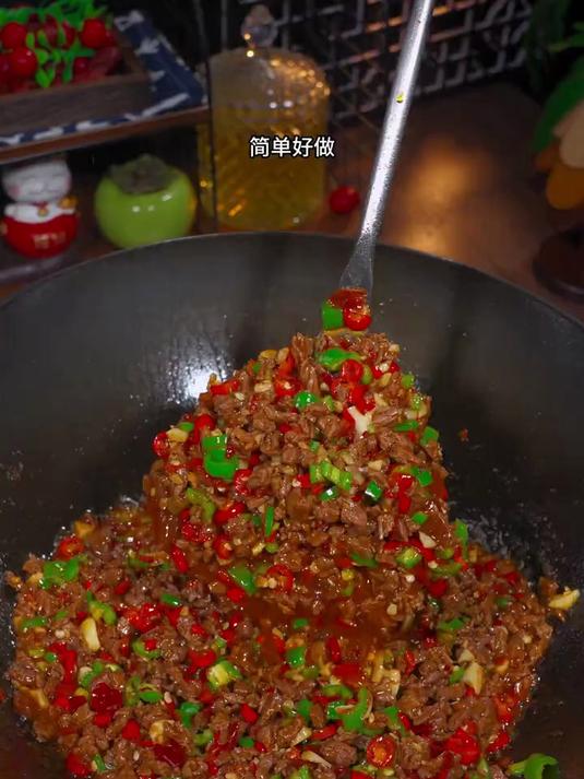 这道双椒碎牛肉,是我家一周要吃好几次