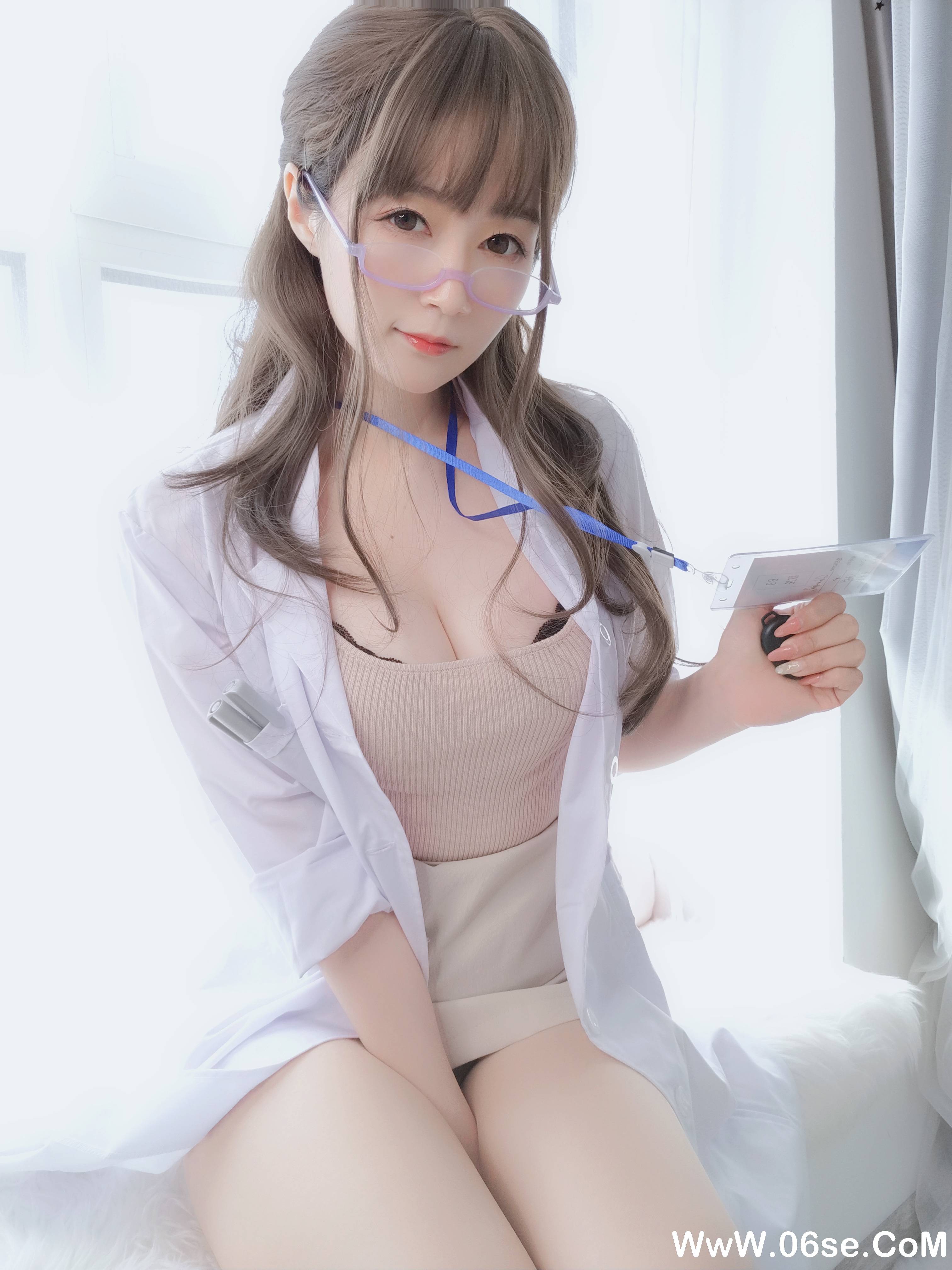 图片[148]-Coser小姐姐白银 NO.060 – 私人医生[159P+6V1.03G]-六色网