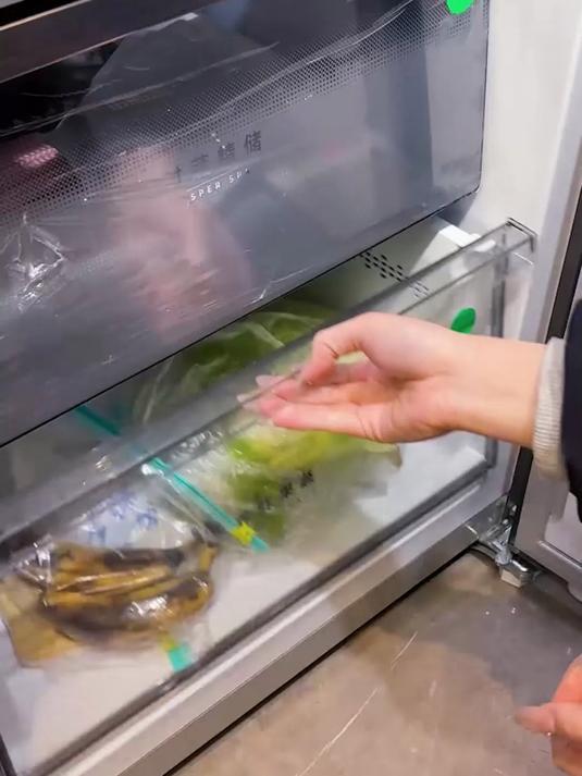 包好的云吞抄手鲜肉馄饨怕粘连？铝箔保鲜袋撒点面粉分层放，冷冻后一个个完好无损！#厨房小技巧