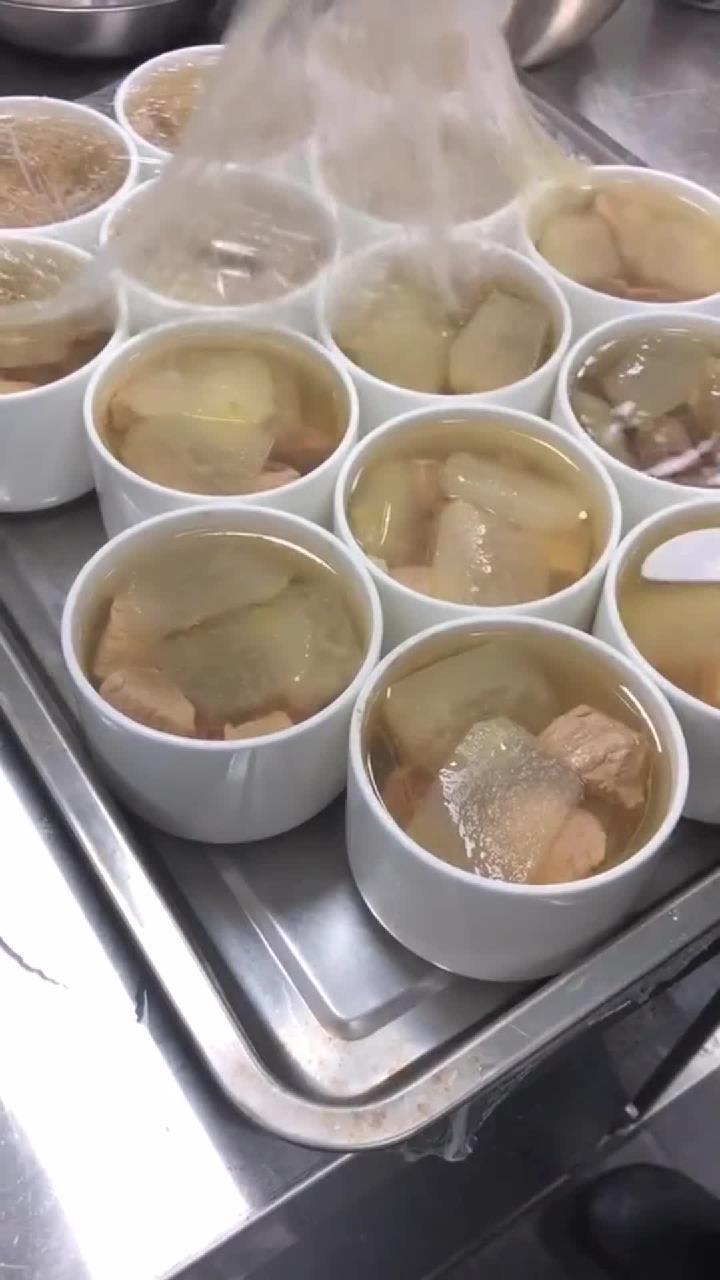 季节性炖汤,冬瓜薏米炖老鸭汤