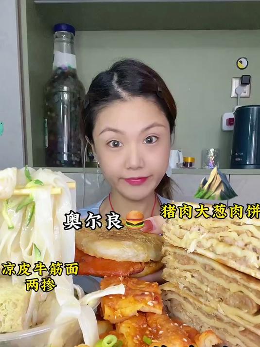 碳水局手抓饼烤冷面酱香饼烤面筋鱼豆腐